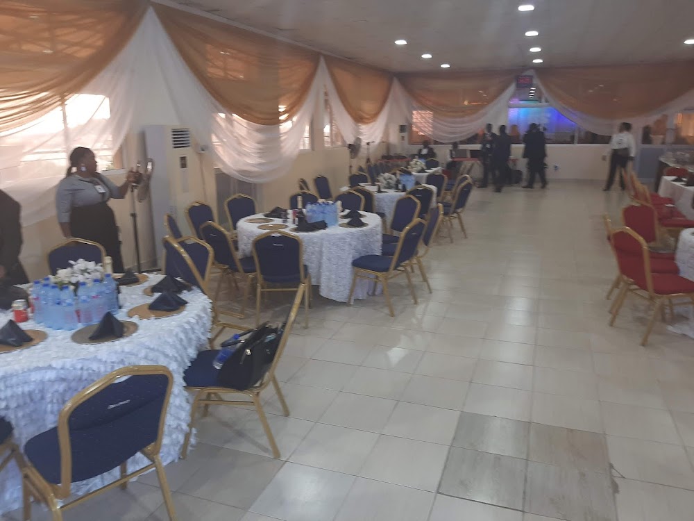 Merit Mall Hall
